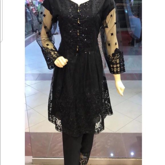 Party wear - Picture 6 of 16